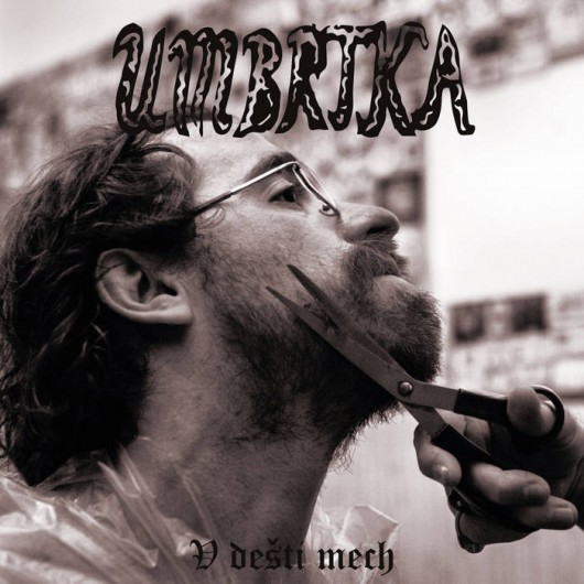 UMBRTKA - V dešti mech